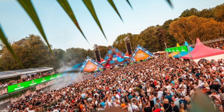 Nieuwe terreinindeling Outdoor Stereo en Hoorn Zingt Hollands; ‘iedereen zal aangenaam verrast zijn’ (prijsvraag)