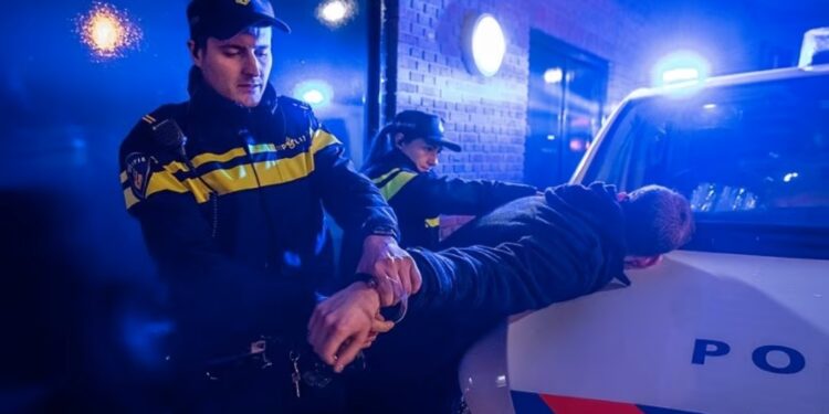 Twee schietincidenten in Hoorn, drie verdachten aangehouden (update) Twee schietincidenten in Hoorn, drie verdachten aangehouden (update)