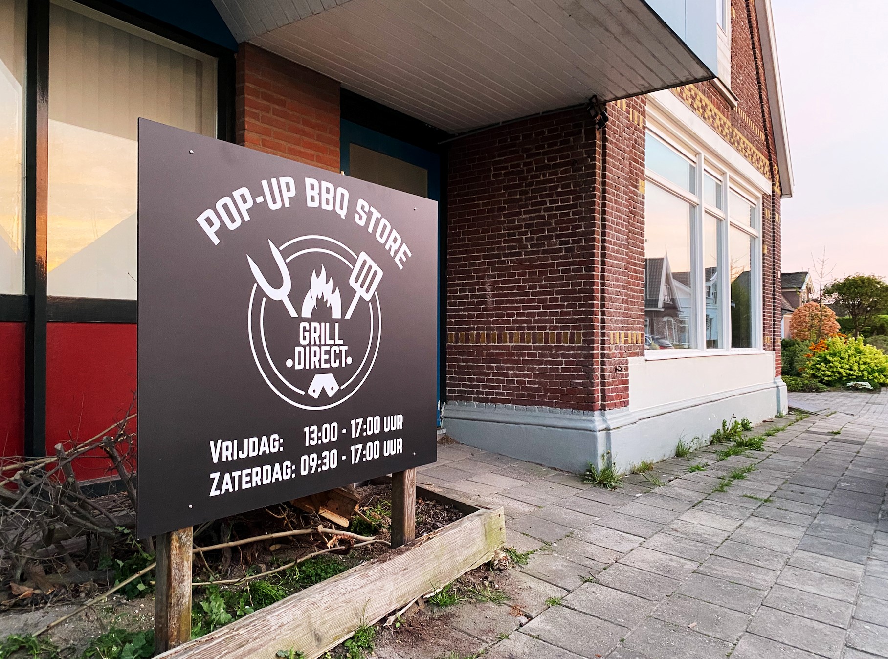 Martijn en Erik openen pop-up BBQ-store in Oosterblokker; ‘Praten en sparren over onze gezamenlijke passie’