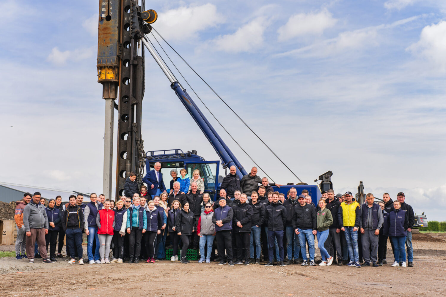 Ronico slaat eerste paal nieuwe kas in Venhuizen; ‘innovatief en energieneutraal’