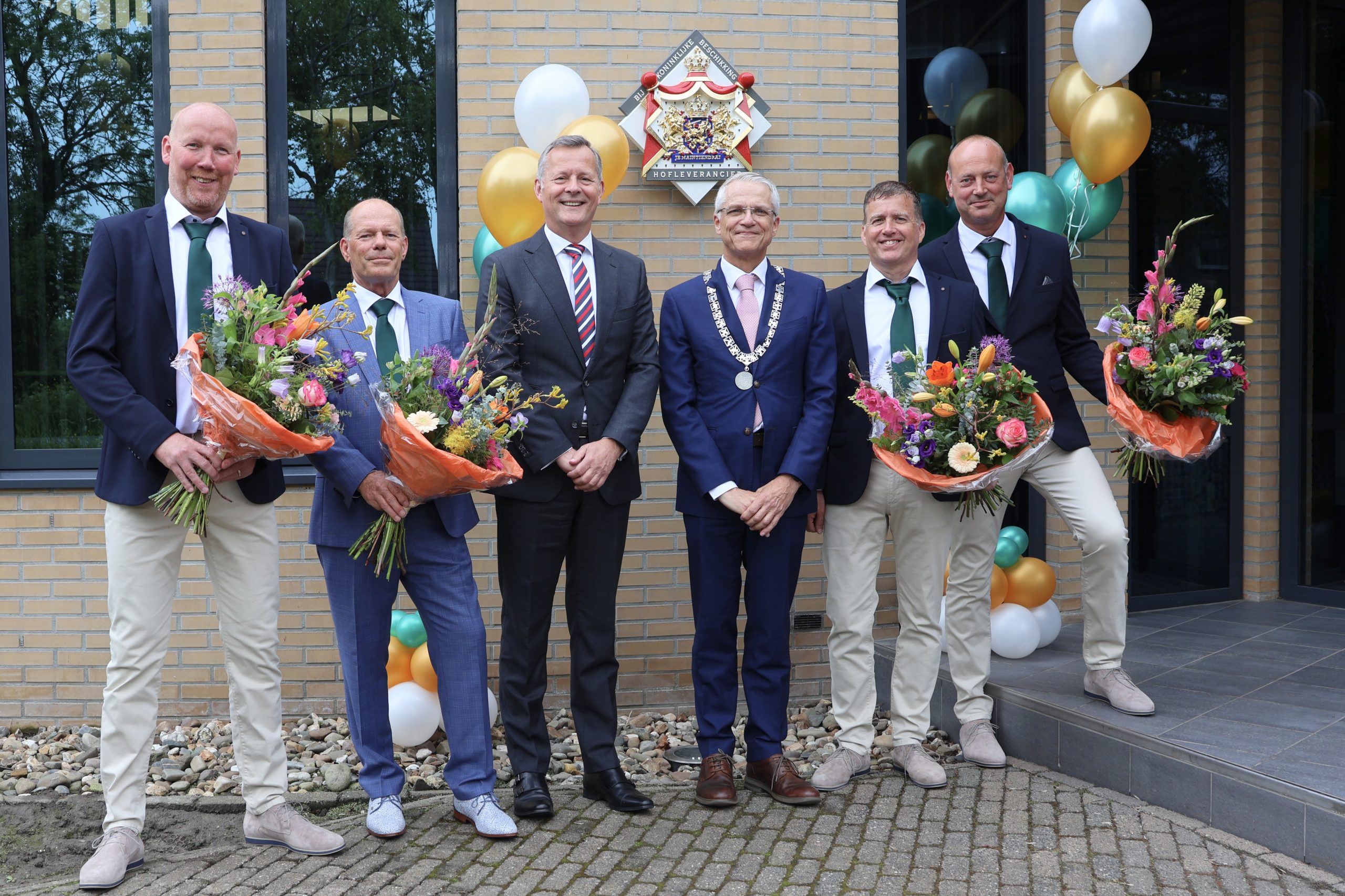 Installatiebureau Rutgers B.V. viert 100 jarig bestaan met titel Hofleverancier