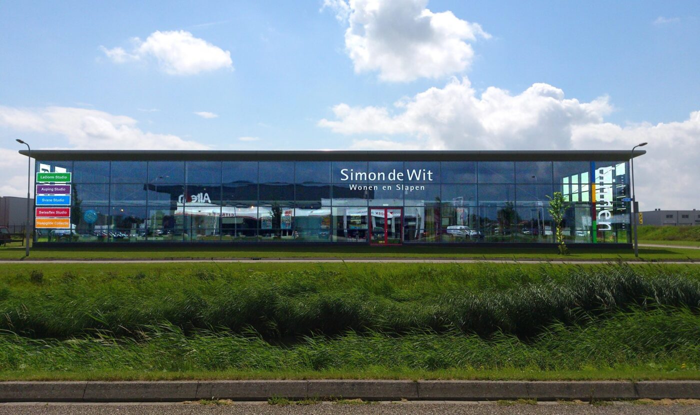 Simon de Wit neemt afscheid van zijn winkel en gaat met pensioen
